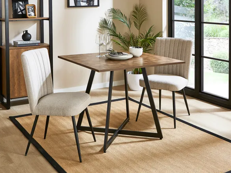 میزناهارخوری مربع